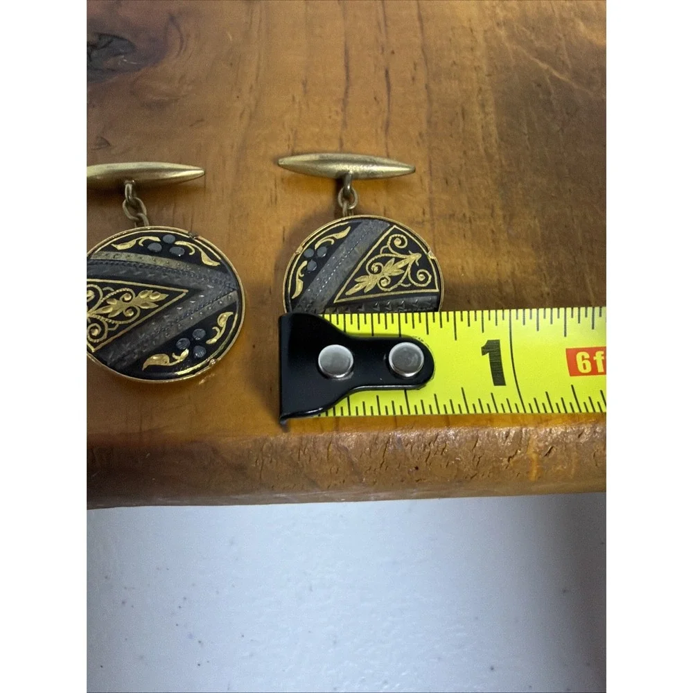 Vintage‎ Gold Tone Black Enamel Cufflinks Chain Link Round Ornate Design